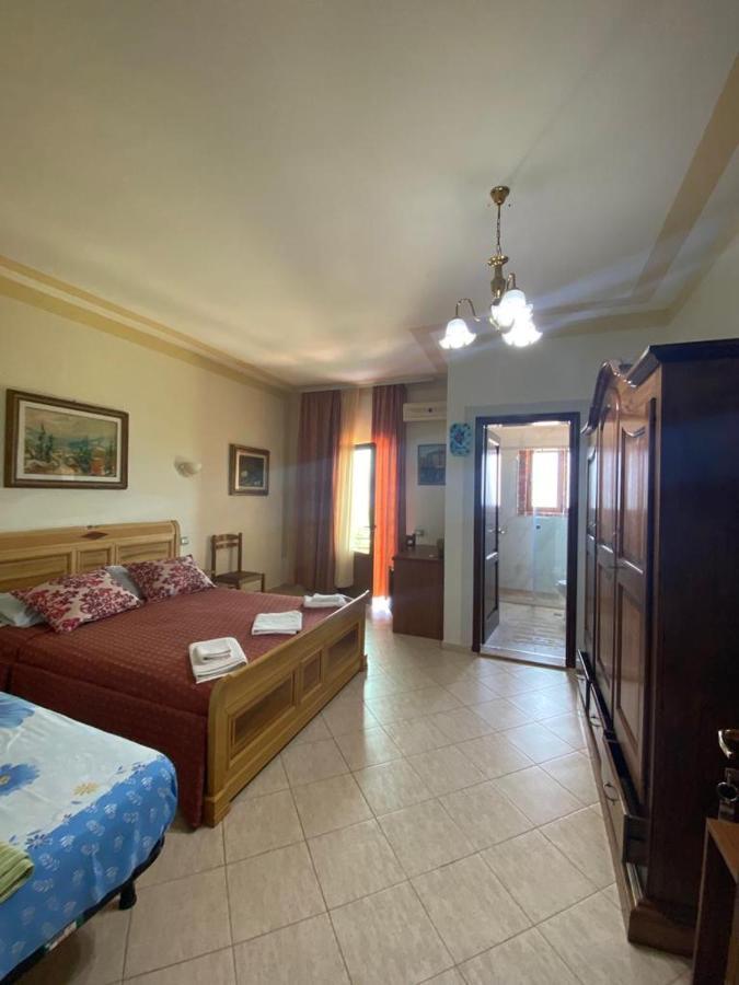 Hotel "San Saena " Radhimë 외부 사진