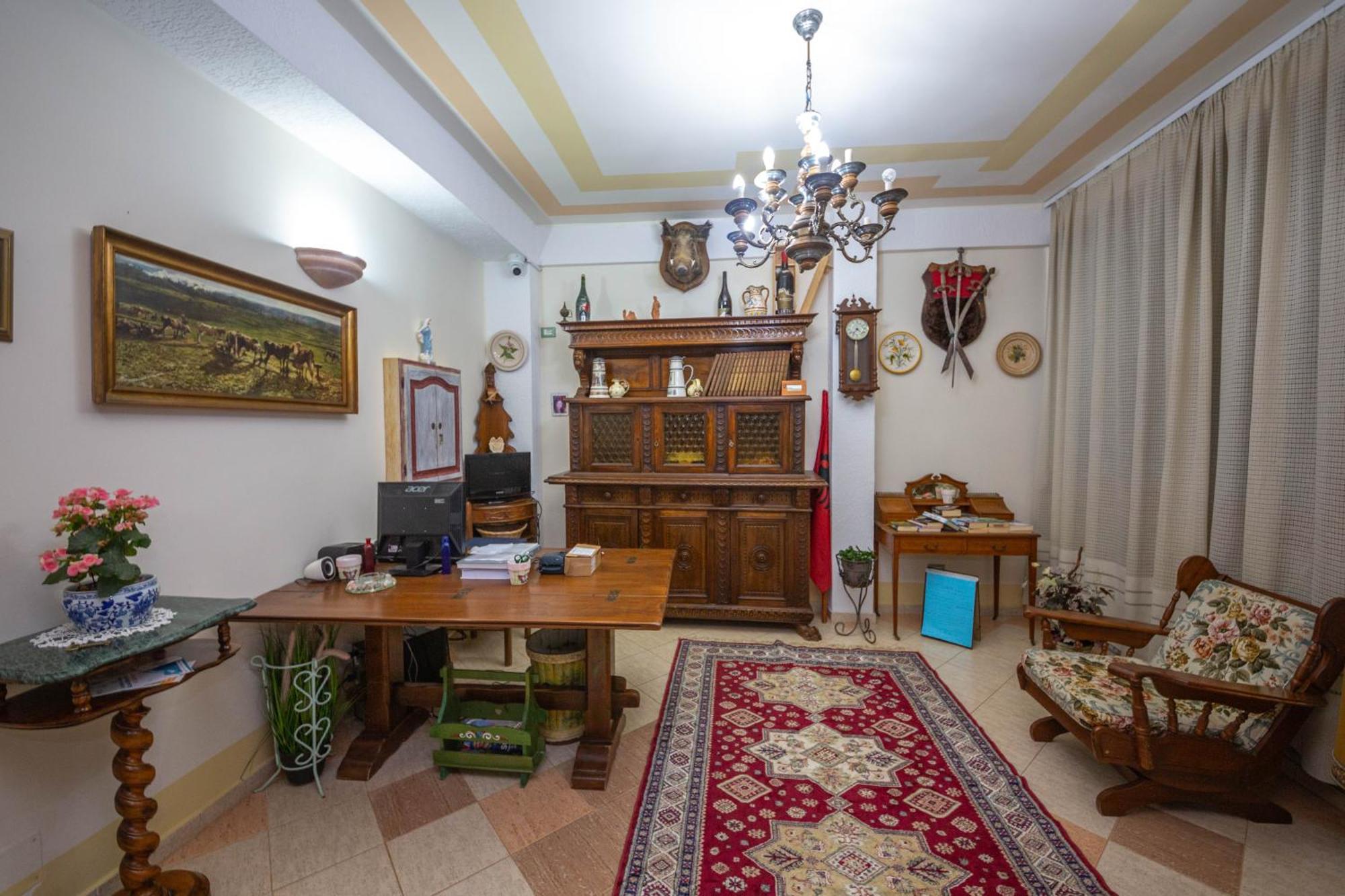 Hotel "San Saena " Radhimë 외부 사진