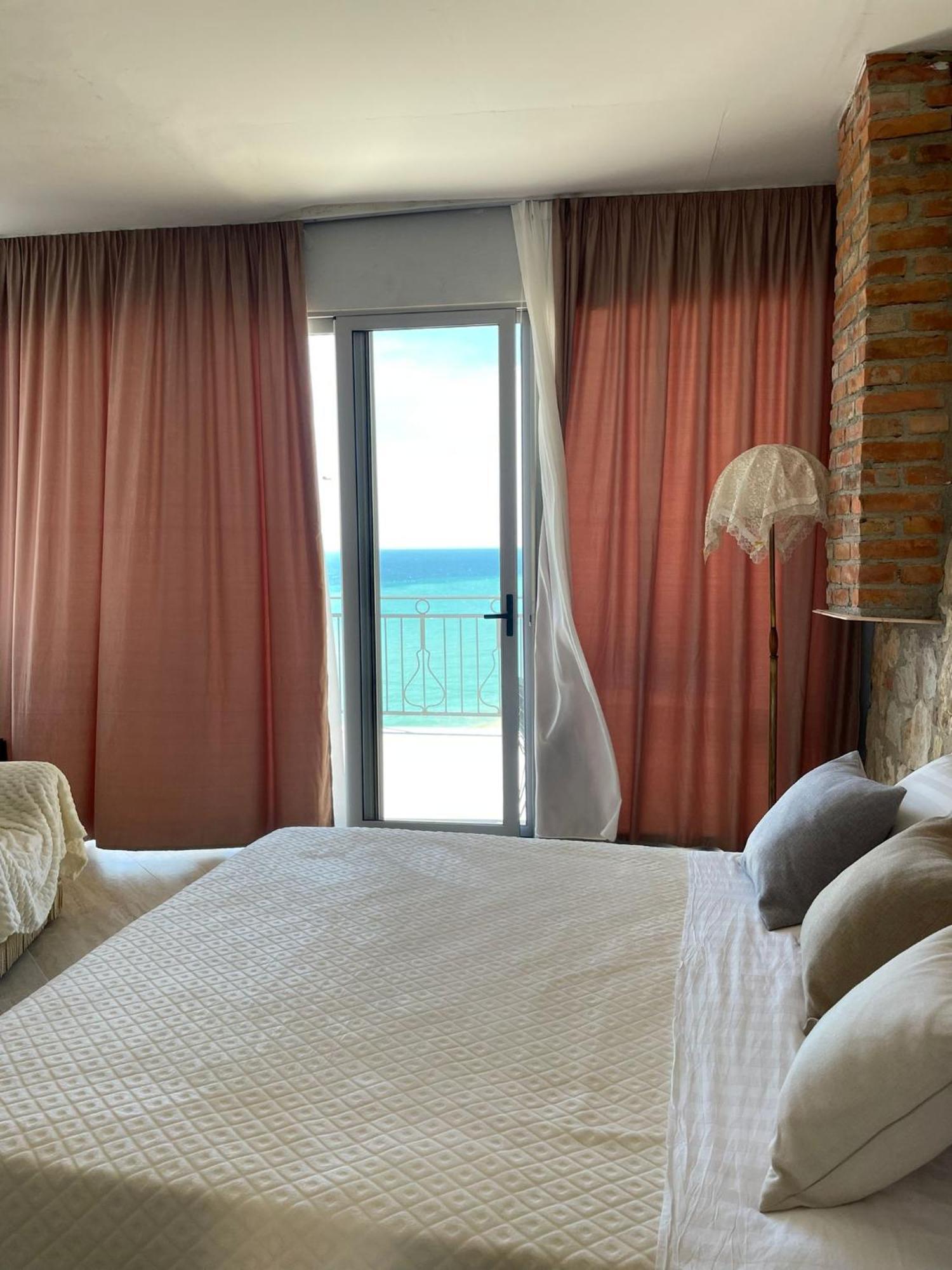 Hotel "San Saena " Radhimë 외부 사진
