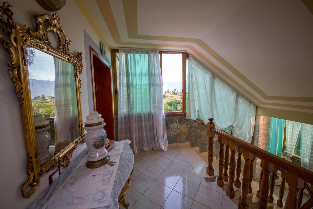 Hotel "San Saena " Radhimë 외부 사진