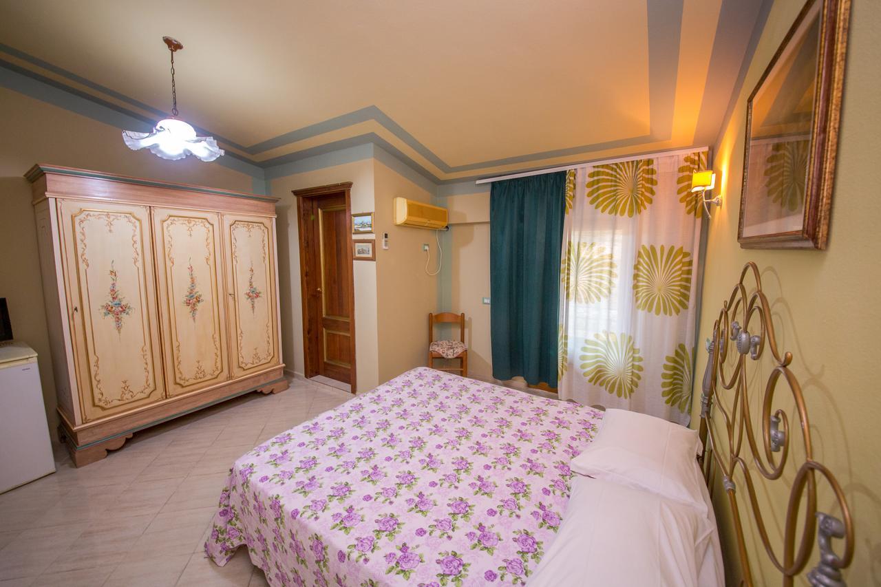 Hotel "San Saena " Radhimë 외부 사진
