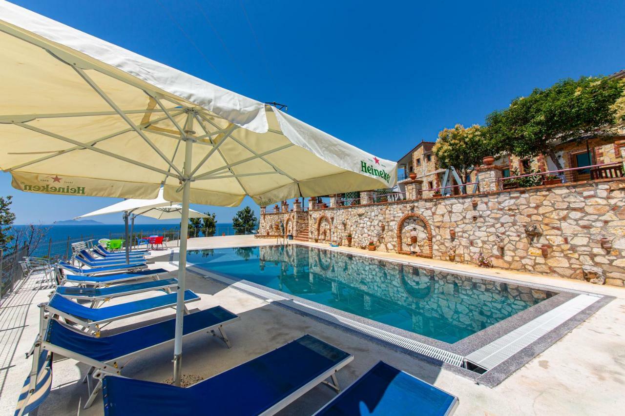 Hotel "San Saena " Radhimë 외부 사진