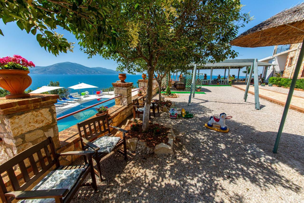 Hotel "San Saena " Radhimë 외부 사진