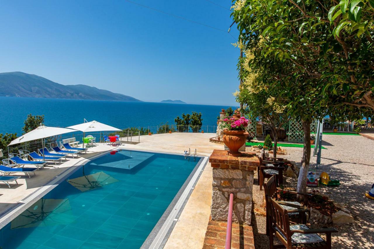 Hotel "San Saena " Radhimë 외부 사진