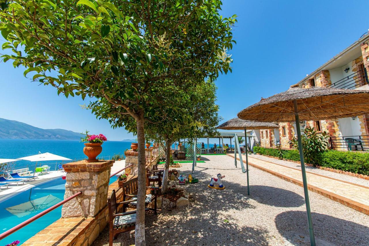 Hotel "San Saena " Radhimë 외부 사진